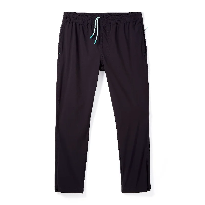 Momentum Track Pant in Black